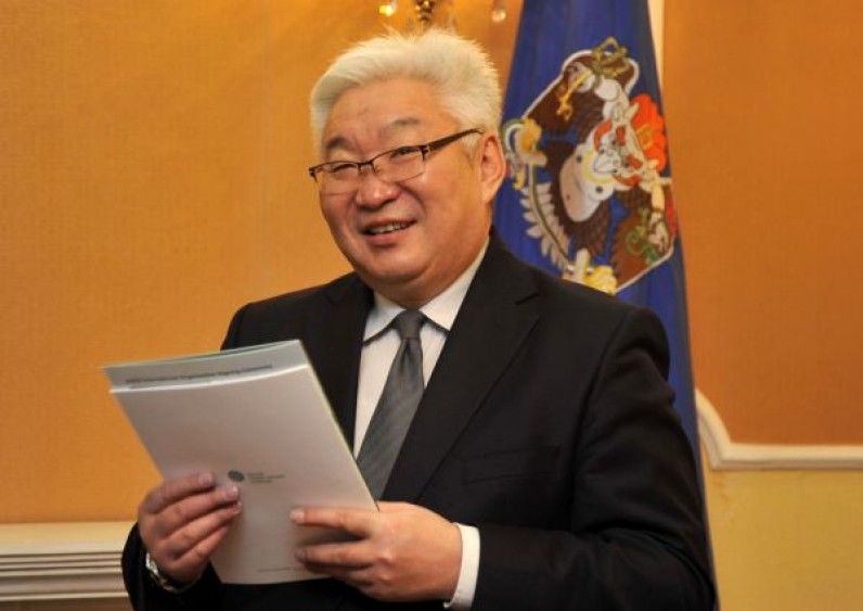 Э.Бат-Үүл өвлийн өвгөний дүрд “тоглоно”