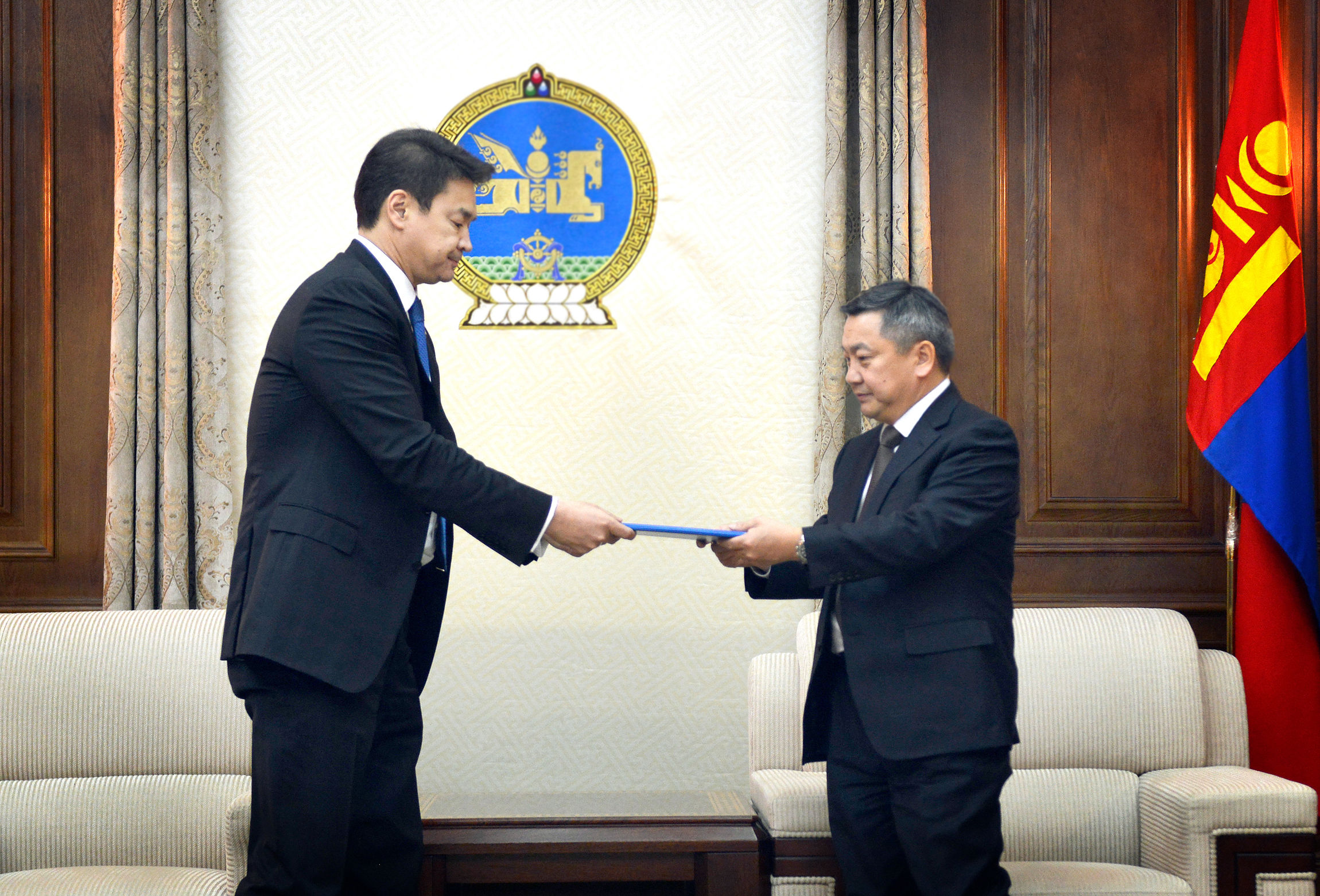 16 биш 19 сайд ирнэ