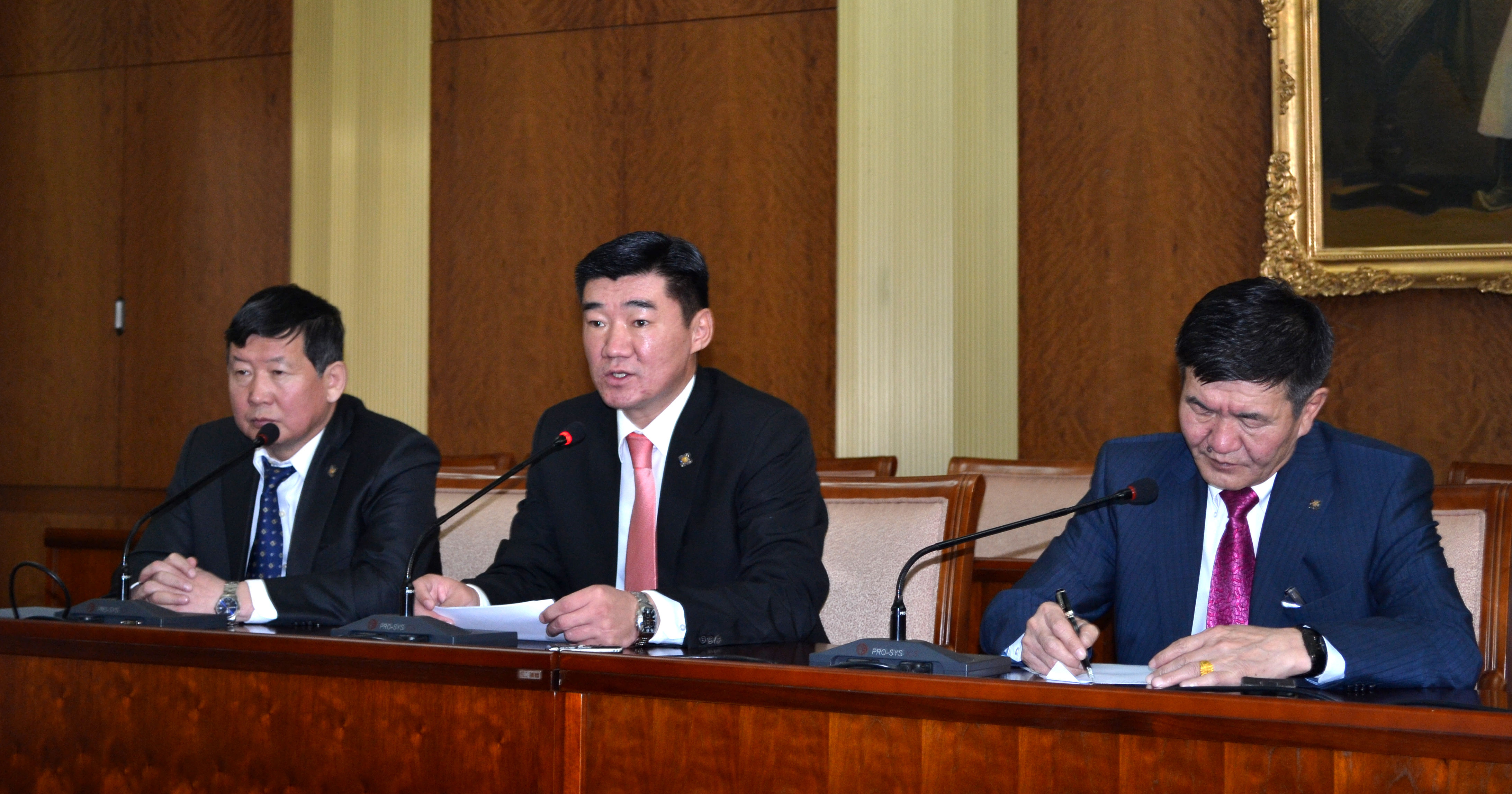 МАН-ын дэд сайдууд тодорно