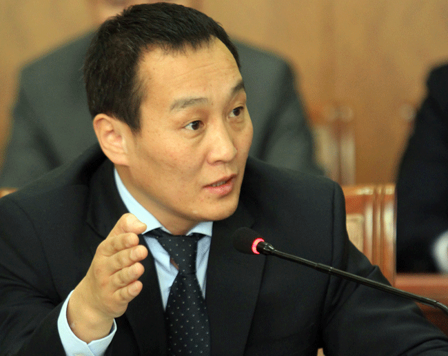 4 сая ам.долларын баримт хэнийг чирэх вэ?