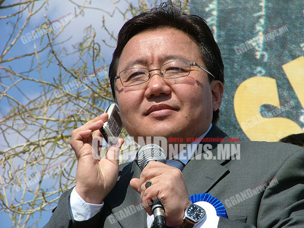 Ерөнхийлөгч “булшлахгүй” гэсэн ч...