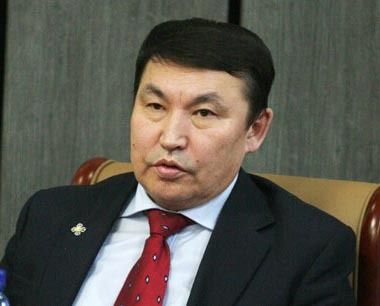 А.Бакей гишүүн аялаад завгүй