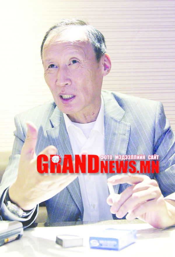 Бу.Жагаа Ц.Оюундарийг харж явдаг гэнэ шүү...