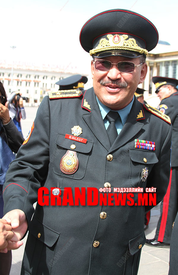 Б.Билэгт шүүхэд хандах уу?