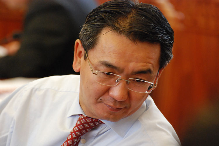 Ц.Мөнх-Оргил гэж тээг саад...