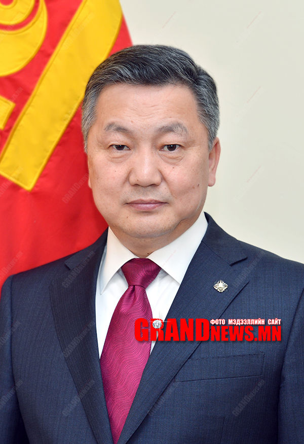 З.Энхболд юугаараа илүү гэж!