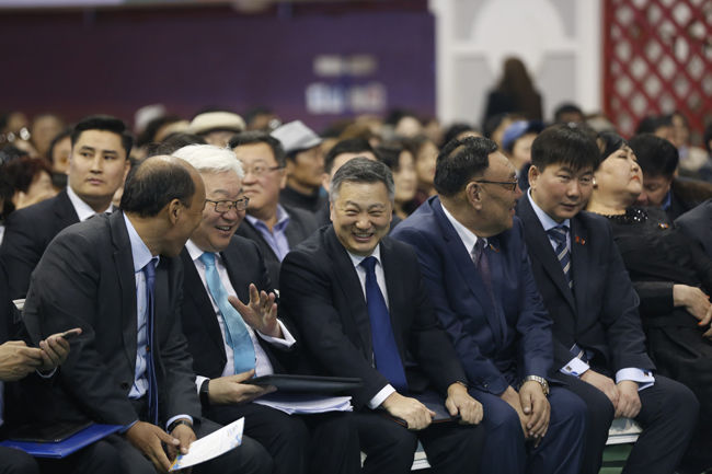 АН-ыг үгүй хийх хатгаас чимээгүйхэн гэтэж байна