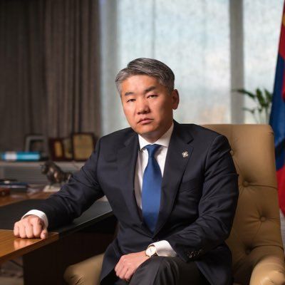 Ж.Энхбаяр: Хуягбаатар аа. чи цэргийн алба хаасан уу