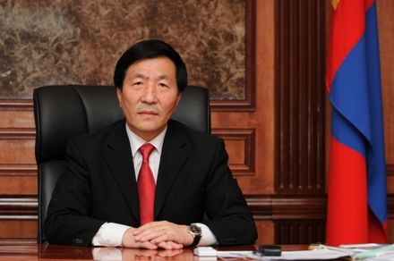 Хүргэн нь ”Эрдэнэт”-ийг хувьчилж авч, хадам эцэг нь ”Эрдэнэт”-д эзэн суух нь