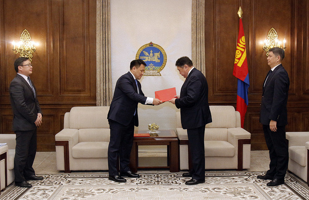 Н.Номтойбаяр хууль, тогтоолын төслүүд өргөн барив