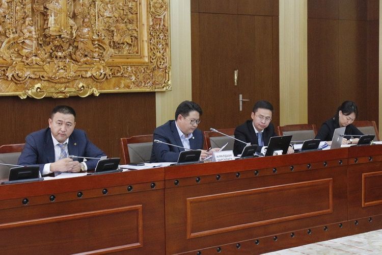 Оффшор бүсэд данстай улстөрчдийг хамгаалсан хуулийн төсөл оруулж ирлээ