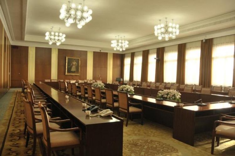 Байнгын хорооны ирц бүрдэхгүй байна 