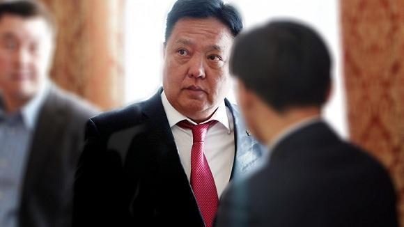 М.Энхсайхан хэнийг өмөөрөв