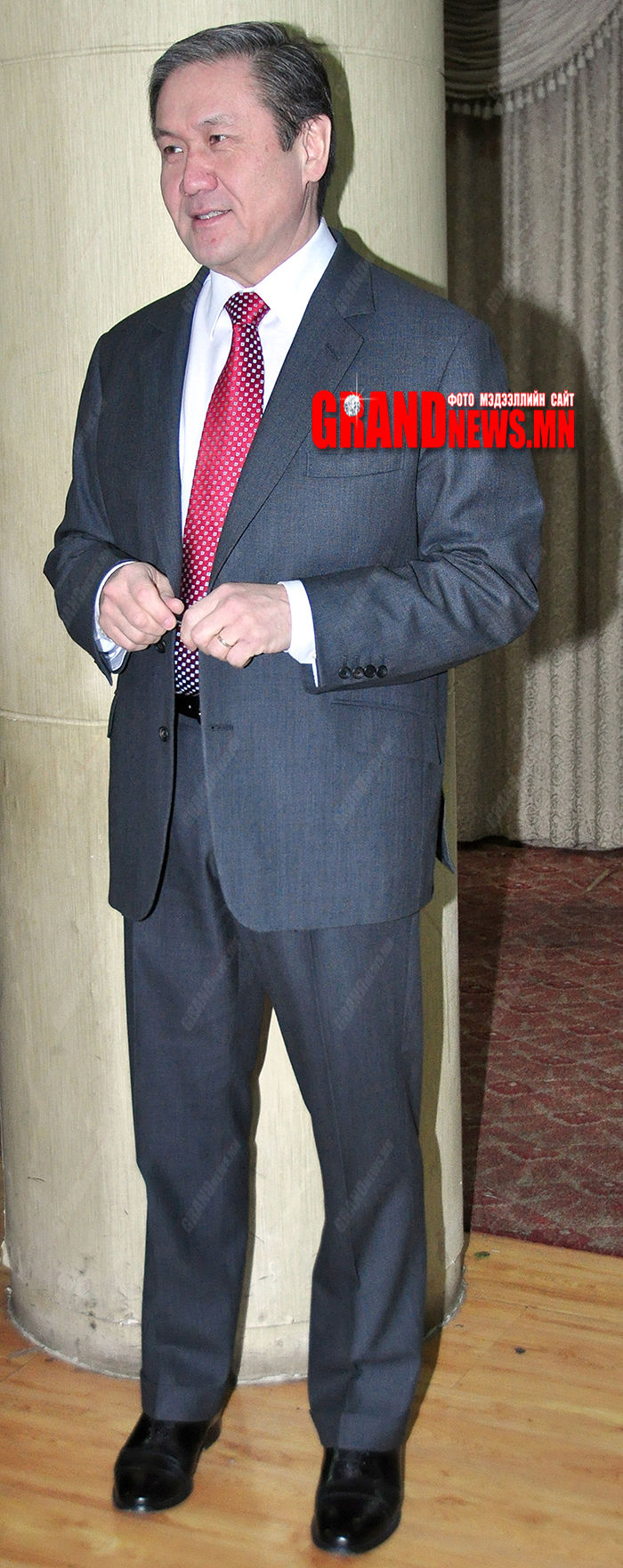 Үлгэр үнэн болох цаг