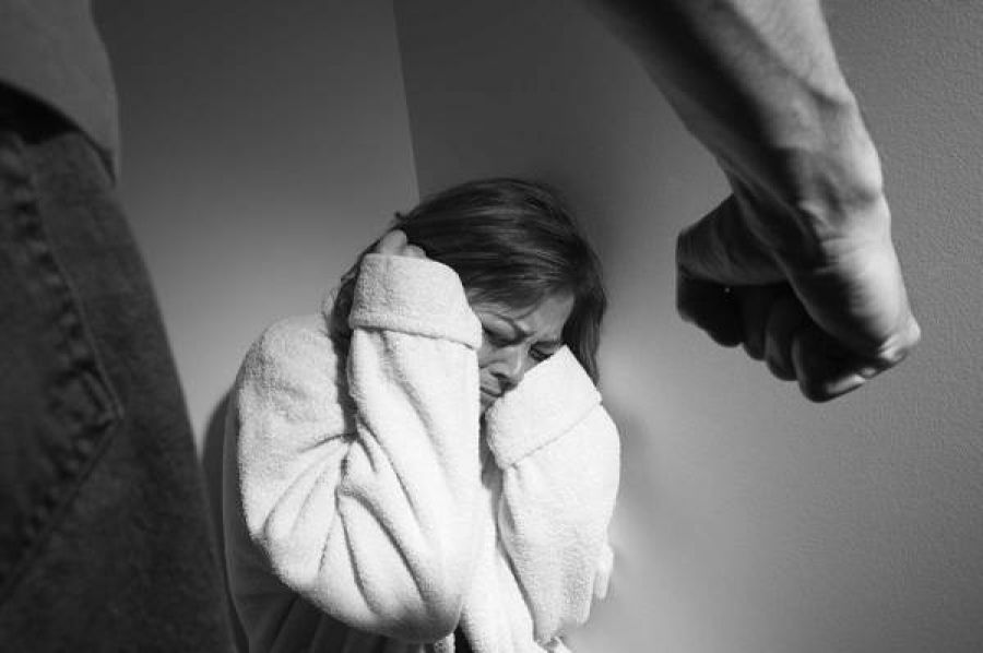 Жирэмсэн эмэгтэй нөхрийнхөө гарт амиа алдаж, 4 хүүхэд өнчирлөө
