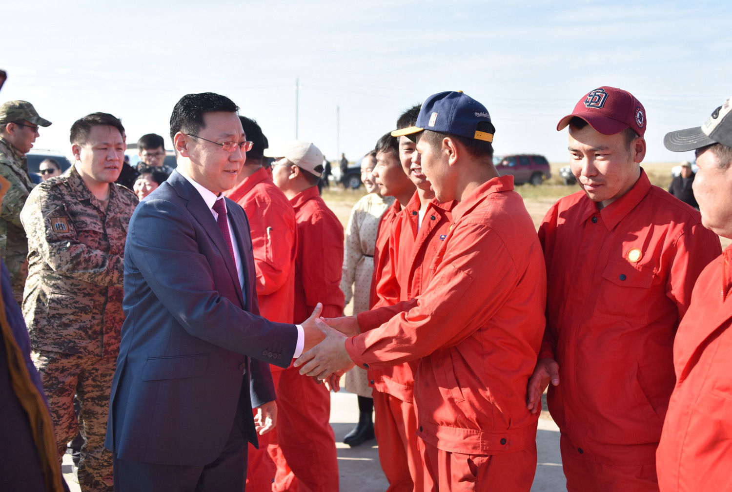 Иргэд “Петро Чайна Дачин Тамсаг”-д ажиллах монгол иргэдийг нэмэхийг хүслээ 