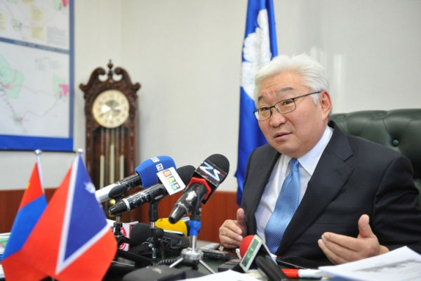 Э.Бат-Үүл: Намайг шүүхийн шийдвэргүйгээр барьж хорих гээд байна