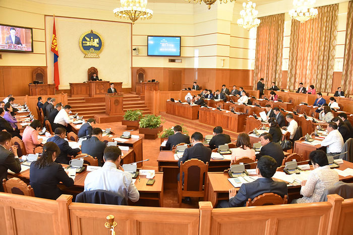 Чуулган: Хууль тогтоомжийн тухай хуульд өөрчлөлт оруулахыг дэмжсэнгүй