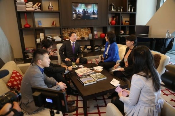 Ц.Элбэгдорж: Би Трамп Жак Мад урилга өгсөн. Ирэх байх