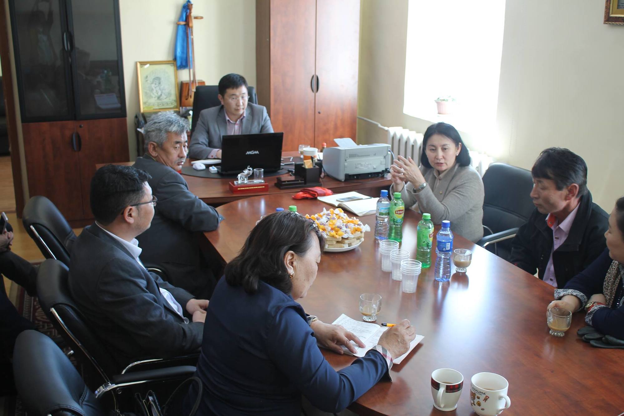 УИХ-ын гишүүн З.Нарантуяа тойрогтоо ажиллаж байна