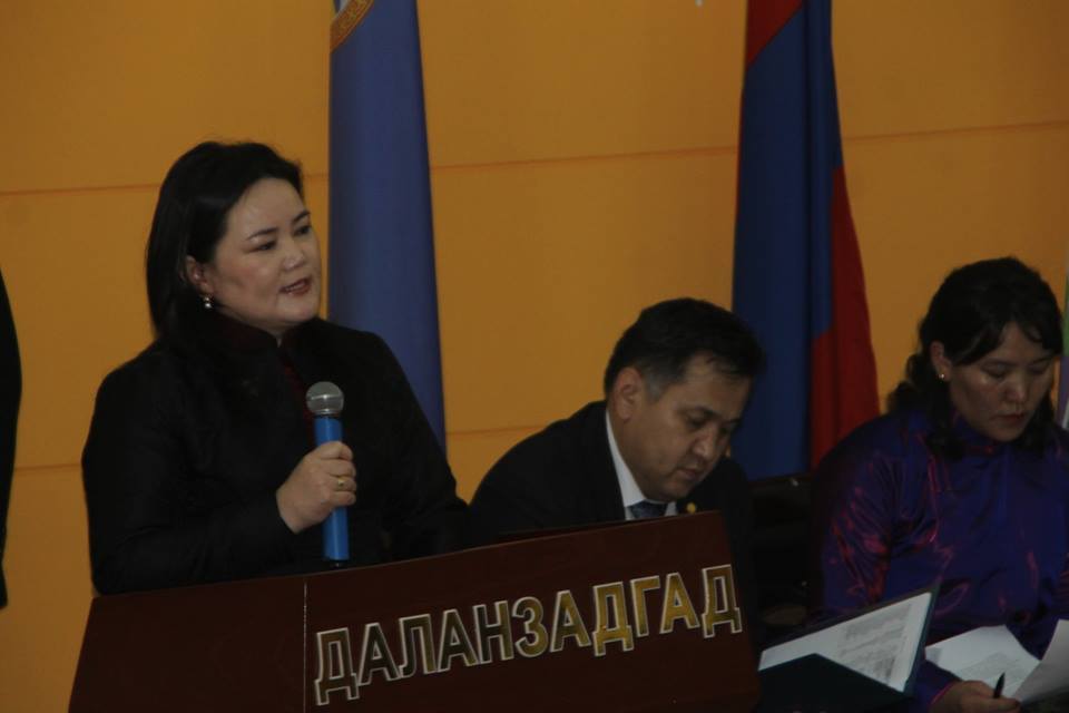  Н.Амарзаяа аймгийнхаа эмнэлэгт зайлшгүй шаардлагатай эмнэлгийн аппарат гардуулж өгөв