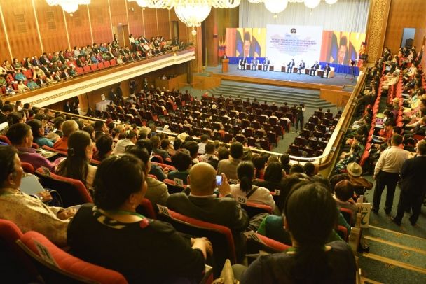 Анхдугаар зөвлөлдөх санал асуулга өндөрлөлөө