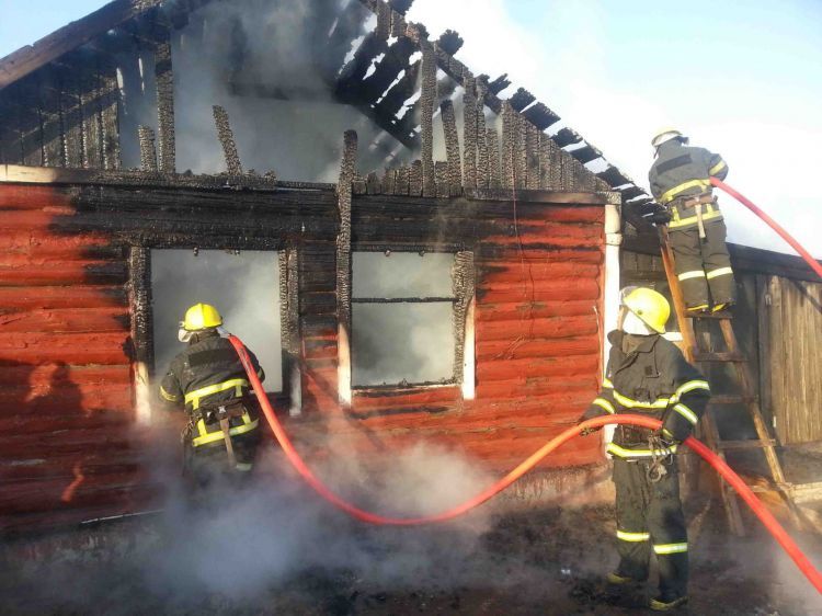  Зургаан настай хүүхэд гал алдаж гэрээ шатаажээ