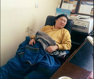 С.Жавхлан гишүүний суулт үргэлжилсээр байна