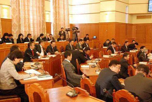 Намрын чуулган өнөөдөр өндөрлөнө