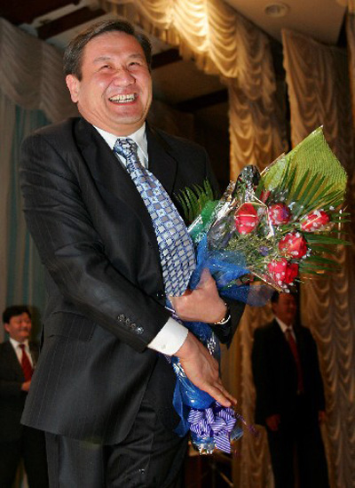 Галаа бас биеэ мануулна