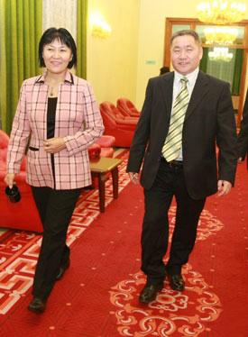 Үлгэр жишээч үнэнч эр