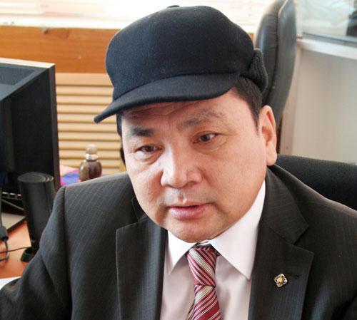 Нутгийн зүг гүй...