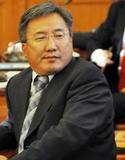 Олон Очир шүүхэд