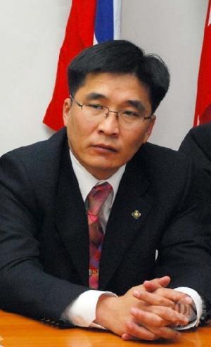 Тэвчээртэй, хатуужилтай эр 