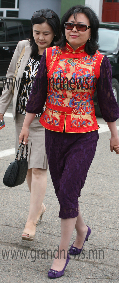 С.Одонтуяа онцгойрчээ...