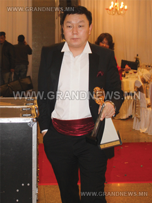  Хэрүүлээ зодоон бүр болохгүй бол тэмцэл...