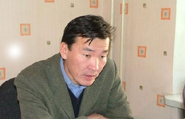 Босоо гишүүн болохоо байж гэнэ 