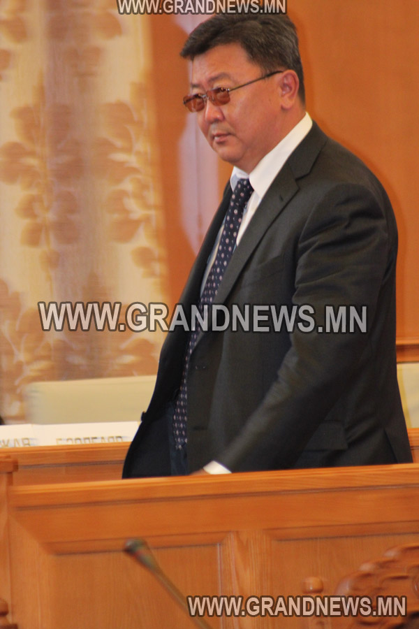 Үндсэн хуулийн цэцэд хандана 