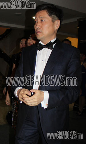 Ерөнхийлөгч л болмоор…