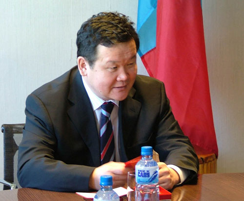 О.Чулуунбат амь орохдоо...