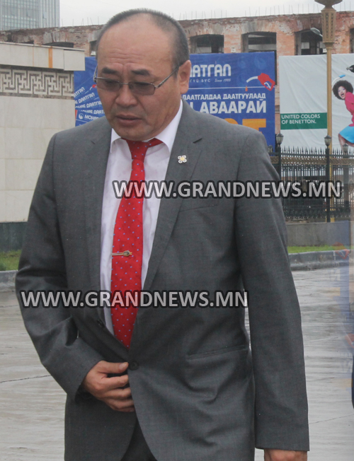 Д.Эрдэнэбатын дэндүү тэнэг банталт 