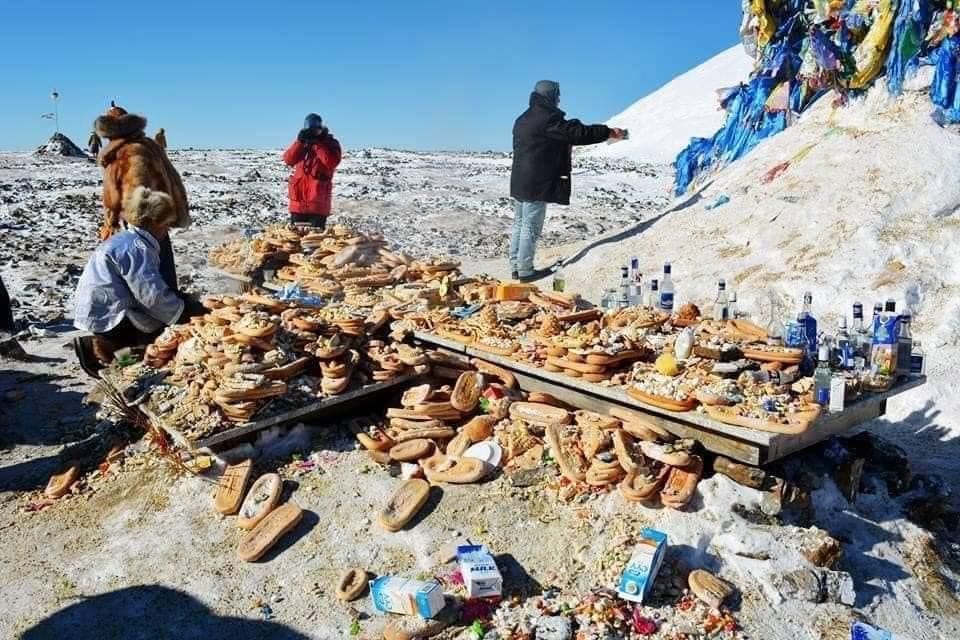 Байгаль, түүхийн дурсгалт газарт ээлтэй, хүндэтгэлтэй хандахыг уриаллаа