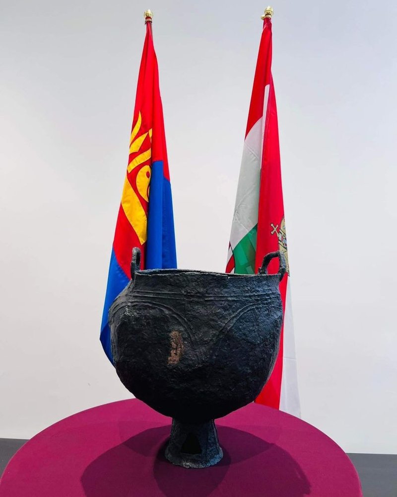 Хүннүгийн үеийн төмөр цутгамал тогоог сэргээн засварлажээ