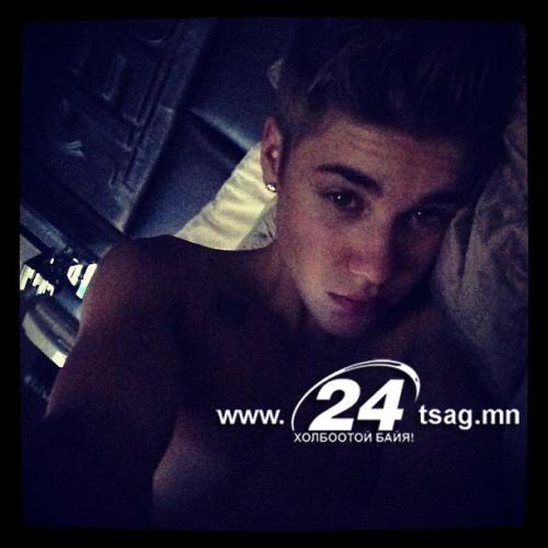 300-JustinBieber-080712-jpg_235409
