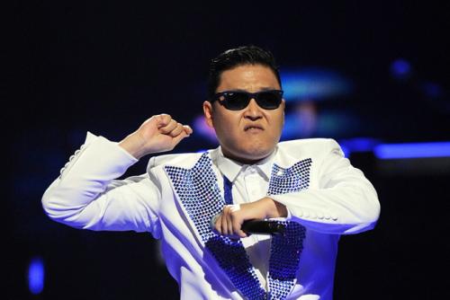 Charts-Maroon-5-Psy-Feature Charts-Maroon-5-Psy-Feature
