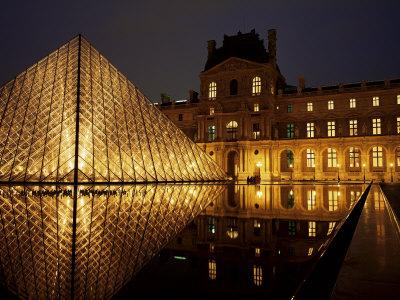 Louvre-Museum-Musée-du-Louvre-in-Paris-at-night Louvre-Museum-Musée-du-Louvre-in-Paris-at-night
