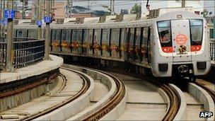 _55581280_metro1_afp _55581280_metro1_afp