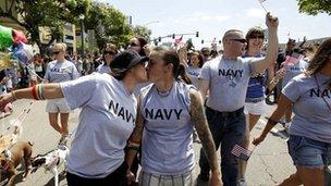 _61695807_sandiegogaypride1607_ap _61695807_sandiegogaypride1607_ap