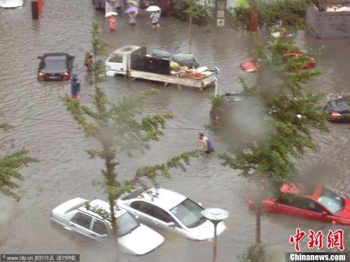 289855-beijing-floods