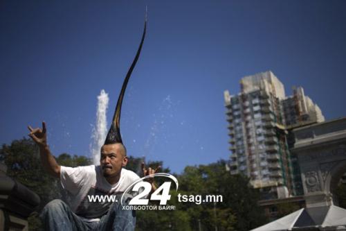 2012-09-12T194147Z_1956169866_GM1E89D0A4701_RTRMADP_3_USA